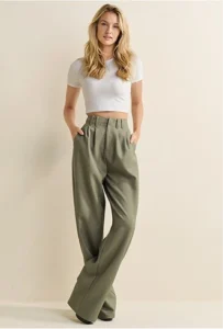 Pullover Sweatshirt - F